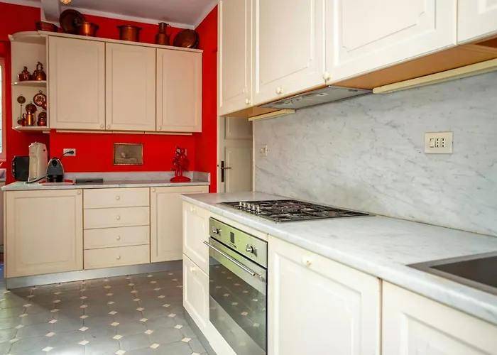 Lucia - Private Access *