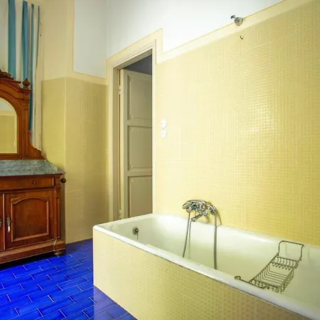 Lucia - Private Access Villa